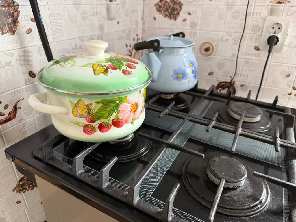 Плохую хозяйку с порога выдает кухня: 10 вещей, которых не должно лежать на кухне