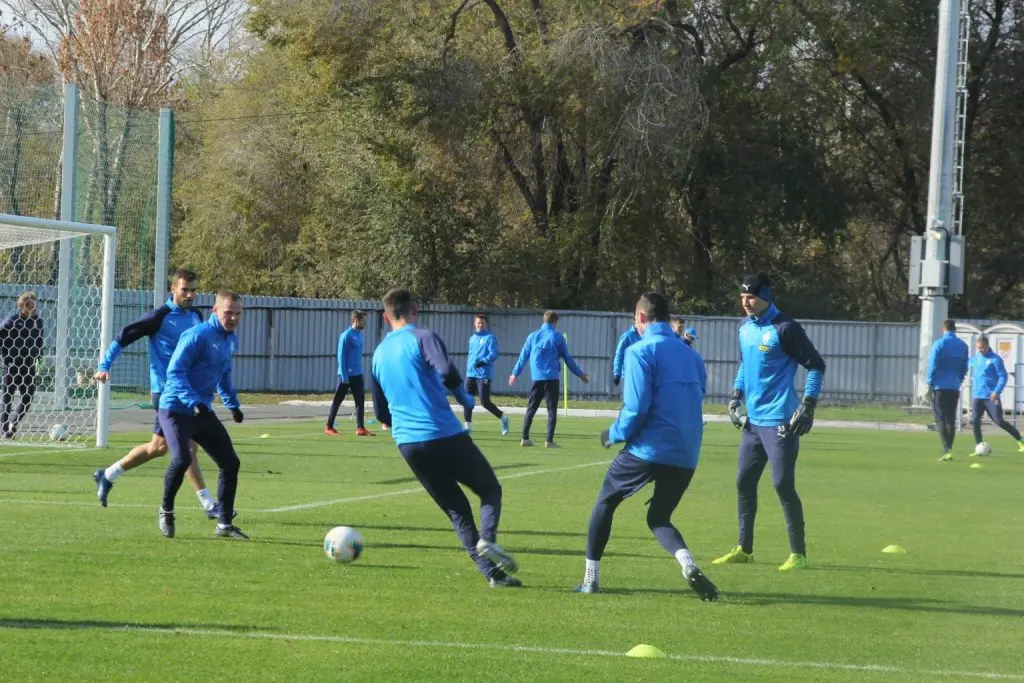 Защитник «Крыльев Советов» извинился за драку во время матча в Турции Защитник «Крыльев Советов» извинился за драку во время матча в Турции