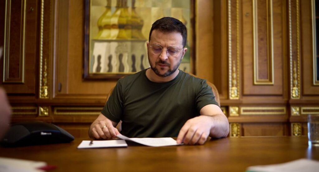 «План стойкости» президента Украины Владимира Зеленского: мнение украинского журналиста Анатолия Шария