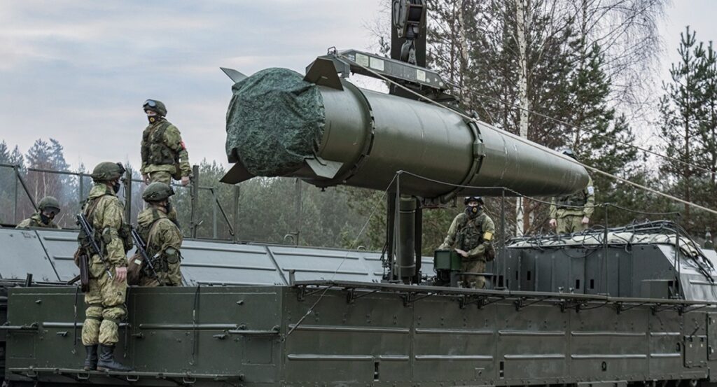 Блогер Подоляка сообщил о первом применении баллистической ракеты РС-26 против Украины