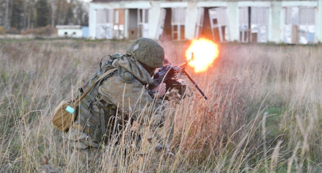 Гагин: войска ВС РФ подошли к Купянску и закрепляются в промзоне